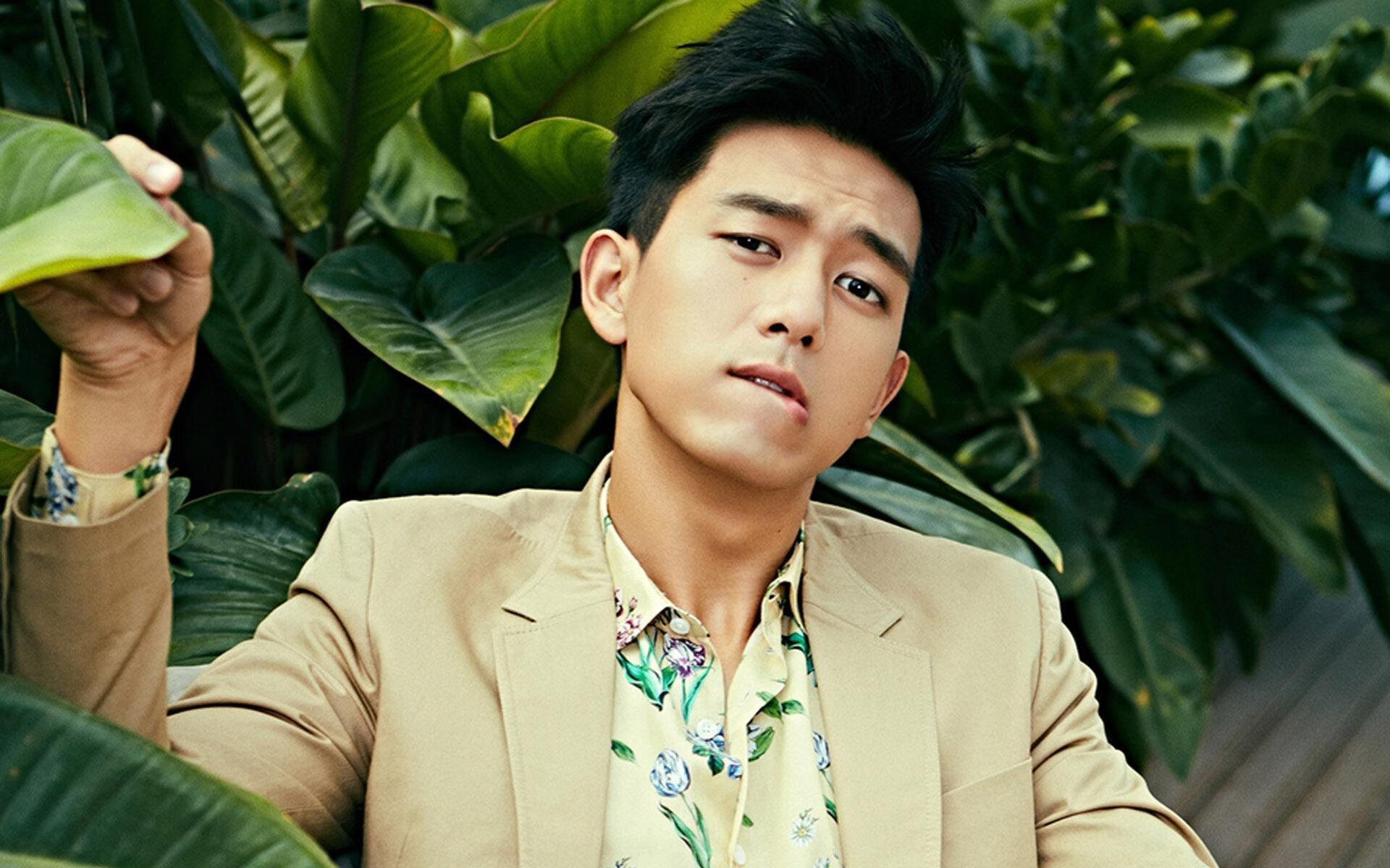 《虚拟偶像造未来：电竞与虚拟明星的跨界合作》，虚拟偶像又叫什么