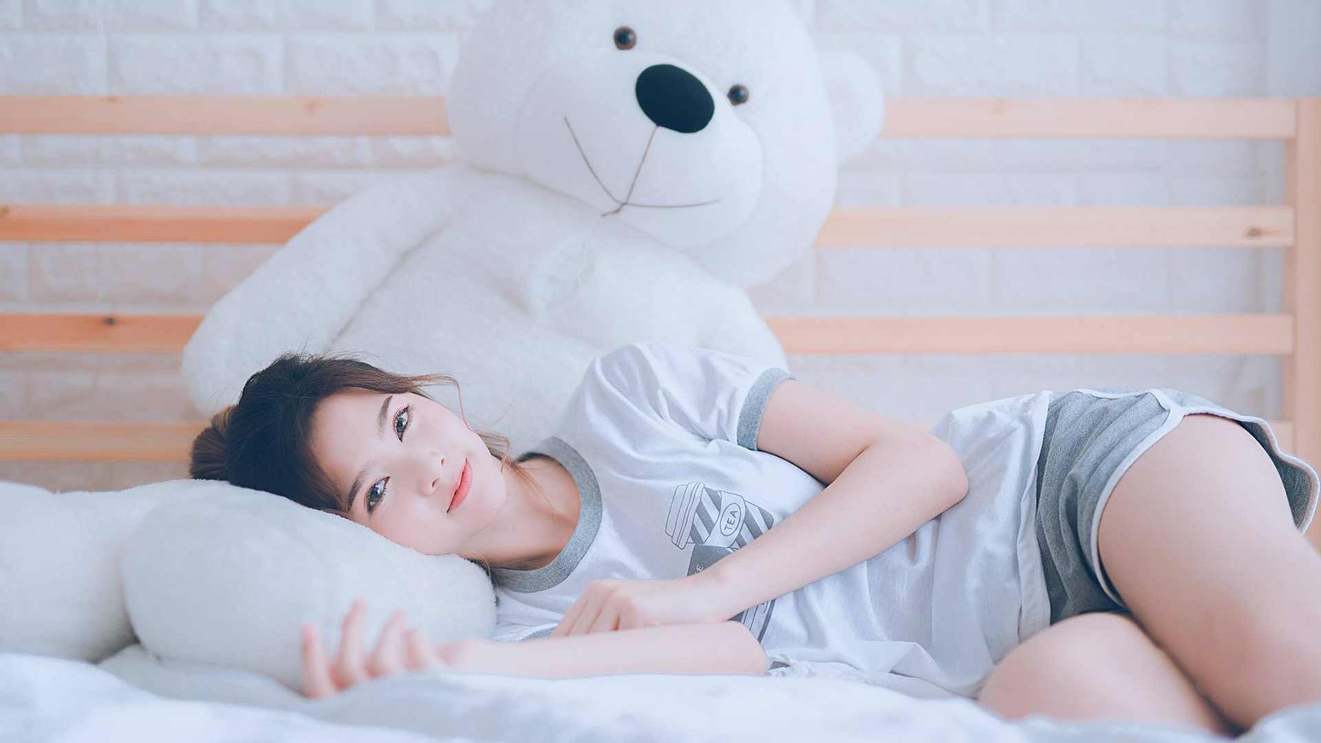 《虚拟偶像造未来：电竞与虚拟明星的跨界合作》，虚拟偶像又叫什么