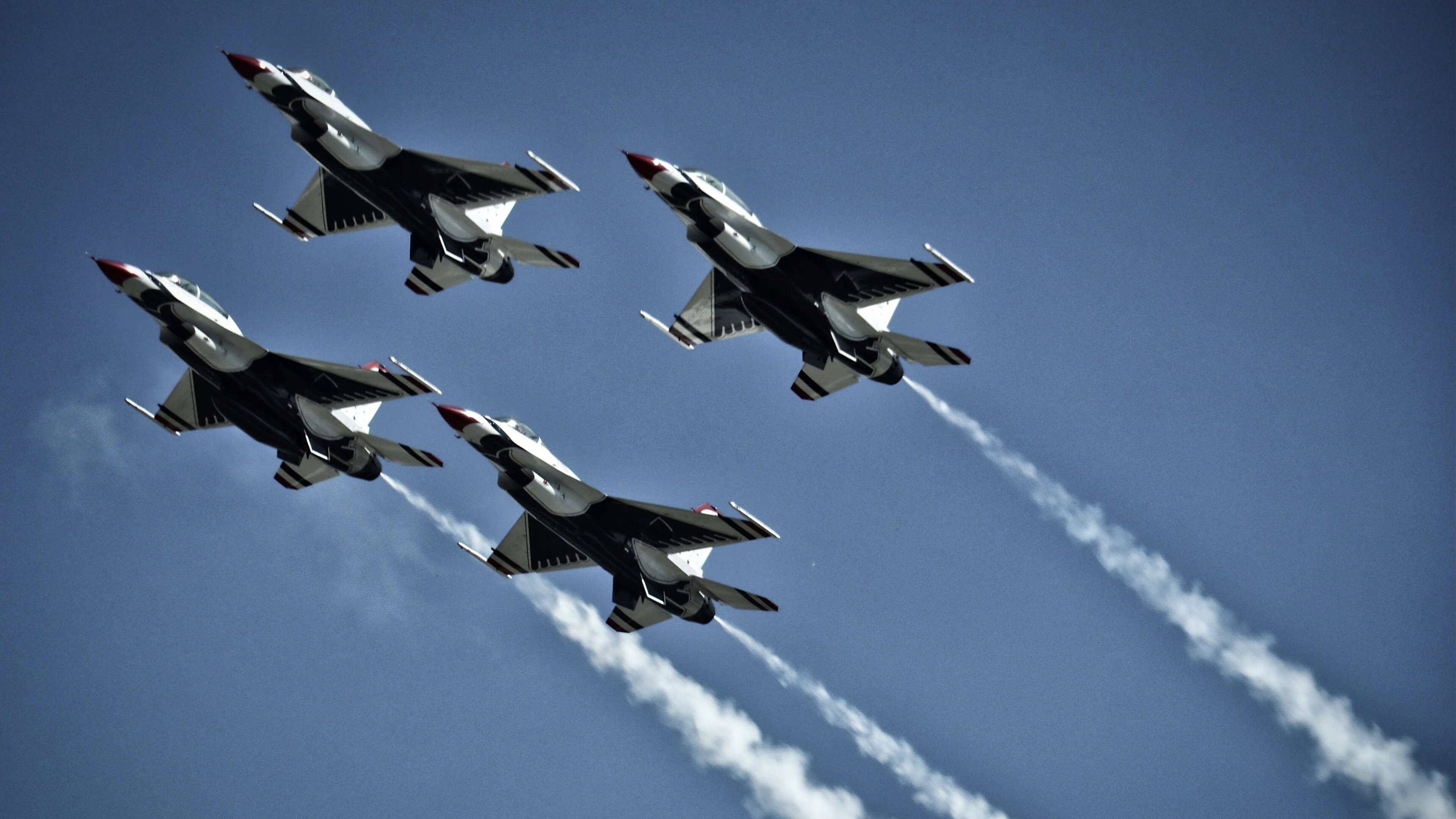 勇士后卫新人表现抢眼,助球队取得胜利,勇士 后卫